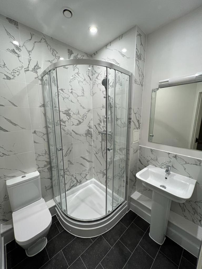 House Of Fisher - 100 Kings Road Reading Bagian luar foto